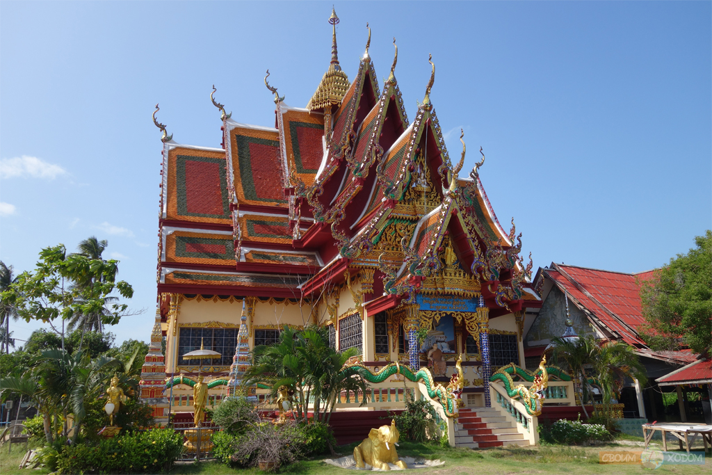 Храмовый комплекс Ват Бан Плай Лаем | Wat Ban Plai Laem