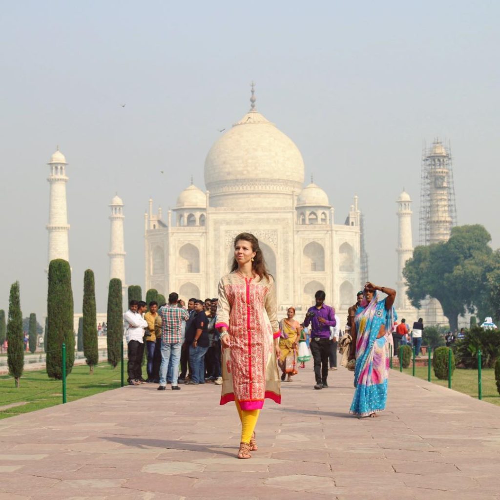 туристы в индии